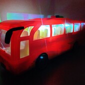 Яскравий інерційний автобус зі звуком та світлом