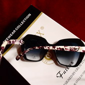Крупные солнцезащитные очки Шанель (реплика) с цветочной дужкой, оправа с гранями