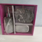 Красивый керамический набор в ванную.3 предмета