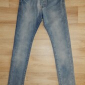 женские стильные джинсы скинни от H&M.