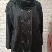 Теплюще флісове пальто у відмінному стані 46 євро дивіться заміри Колір насичений чорний