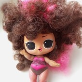 Лялька Лол з шикарним волоссям і сережками, міняє колір.