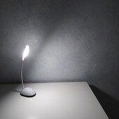 светодиодная Led лампа+ 3 батарейки . цвет белый
