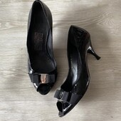 Брендовые черные кожаные открытые туфли