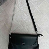 класична маленька чорна сумочка 