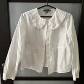 Ідеальна трендова біла сорочка блуза з широким коміром вишитим