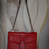 Женская каркасная сумка цвет красный.