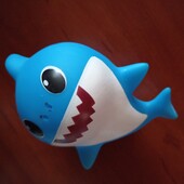 Игрушка резиновая рыбка акуленок Baby Shark для купания