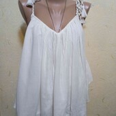 Біла блузочка 14 розміру,в грудях 110 см.
