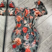 Бомбічна сукня у квіти на рукавах банти