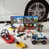 Конструктор Lego City Болотное укрытие преступников (60068)