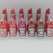 Матова помада для губ Colors lipstick