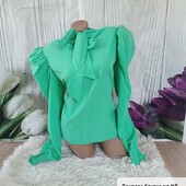 Яскрава блузка королівського рр