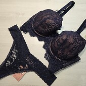 Hunkemoller! Мереживний жіночий комплект: бюстгальтер 85F, труси стрінги Хл розмір peacoat! Лот 711