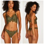 Hunkemoller! Мереживний жіночий комплект: бюстгальтер 70Е, трусики стрінги S розмір four leaf clover