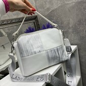 Кольори сумка клатч з широким ремнем довга і кротка ручка коричнева біла беж чорна