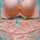 Шикарный комплект белья)))размер верх 90дд/е и низ 48/50