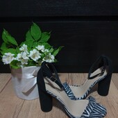 Justfab Босоніжки із текстилю/еко-замші 40,5 рр і устілка 27 см. Новинка.