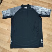 Спортивна футболка в чудовому стані