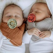 Дитяча силіконова соска пустушка у вигляді квітів 0- 6 міс. 2 шт комплект Нові в упаковці