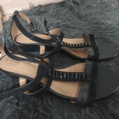 Clarks uk 5.5 шкіряні сандалі