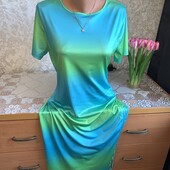 В ідеалі як нова сукня розмір L-XL.