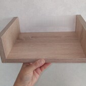 В лоті поличка в кольорі дуб сонома 30×15×10см