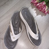 Нові шльопанці з амортизуючою устілкою .Розмір 36,устілка 23см.