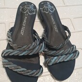 Нові шльопанці, Італія, р.37.