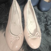 Clarks uk4 D, 37p нюдові брендові балетки