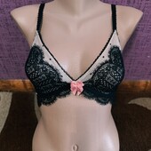 Ніжний гарний бюстгальтер M&S р. 30D/65D
