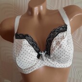 Привабливий бюстгальтер від debenhams 75DD