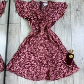 Класна сукня у квіти ззаду пояс бант рукава рюші