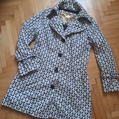 Плащ р.М,наш 46 ,принт лошадки