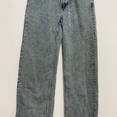 Стильні жіночі джинси кльош.