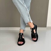 Натуральна шкіра! Стильні,зручні,легкі босоніжки