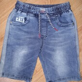 Зручні джинсові шорти для хлопчика