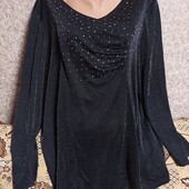 Чудова чорна кофтинка на красиві форми