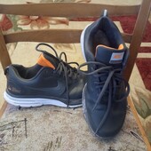 Кросівки чоловічі