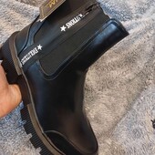 Шикарні чоботи теплі з присовоної  шкіри 