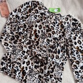 Легка блуза у трендовий принт