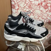 Фирменные кроссовки 45 размер. Состояние новых