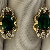 Новинка!Шикарные серьги с изумрудным цирконом, позолота 18 К,высота1,7см,ширина 10 мм