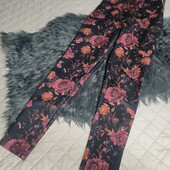 Stradivarius, M штанці в трояндах