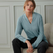 ♕ Сорочка з V-подібним вирізом з довгим рукавом Tchibo (Німеччина) розмір наш 44-46(36/38 євро)нюанс