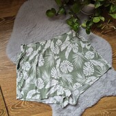 Натуральні шорти, красивий принт, відмінний стан ❤️