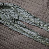 Pretty little thing, uk6 класні штанці екошкіра шнурівка