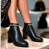 Жіночі ботинки ботильони на флісі з прикрасою на підборі.