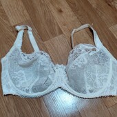 Бюстгальтер 90F, E, 95E,D з дуже гарною підтримкою грудей у відмінному стані