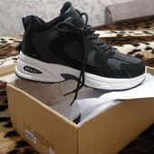 Жіночі кросівки зимові